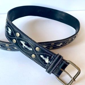 Stylish Black Leather Belt with Silver Accents